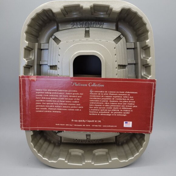 Nordic Ware Stadium Bundt Pan 9-Cup 2.1L Platinum Collection Heavy Cast Aluminum - Picture 7 of 9